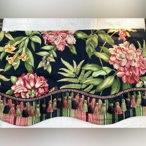 Waverly 2 layer scalloped valance with fringe